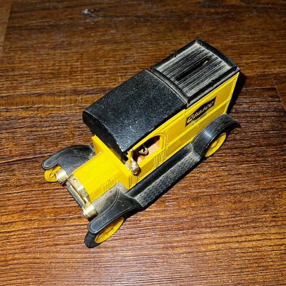 Otasco Replica 1918 Coin Bank Ford Model Truck Vintage Collectable - Picture 3 of 13
